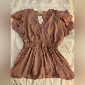 NWT✨Boutique Cinched Blouse